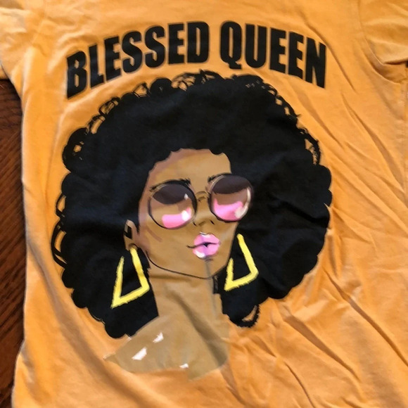 Blessed Queen Tee Shirt Small - Picture 1 of 6